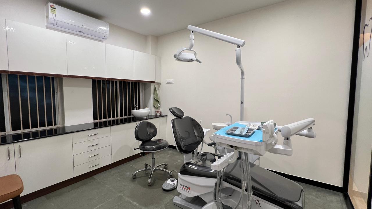 Dental Clinic 6